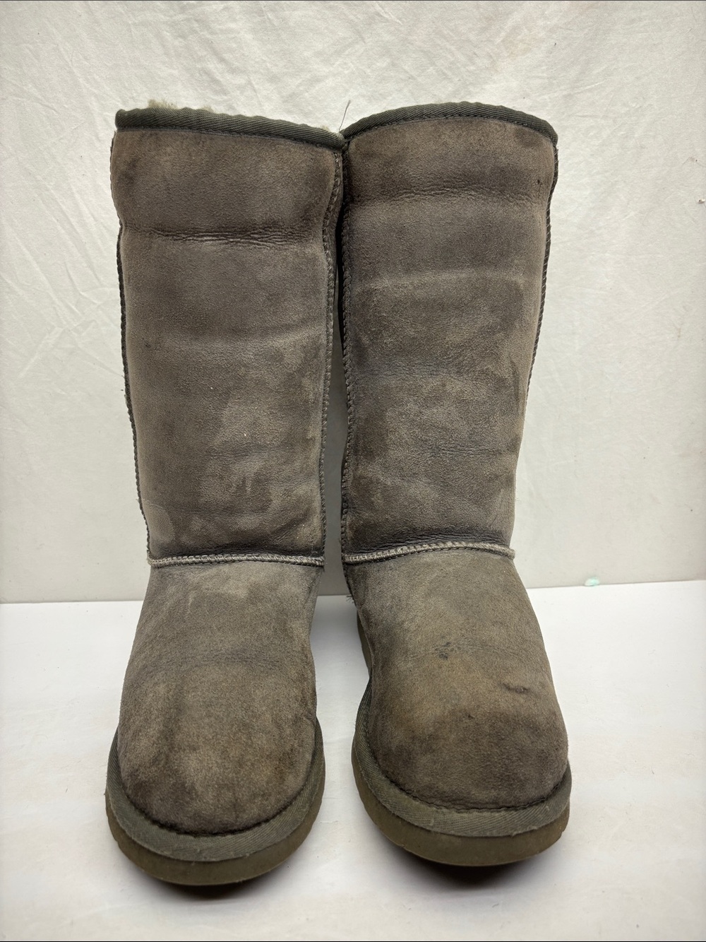 UGG Classic Tall Boots, women’s SZ 7, box 89